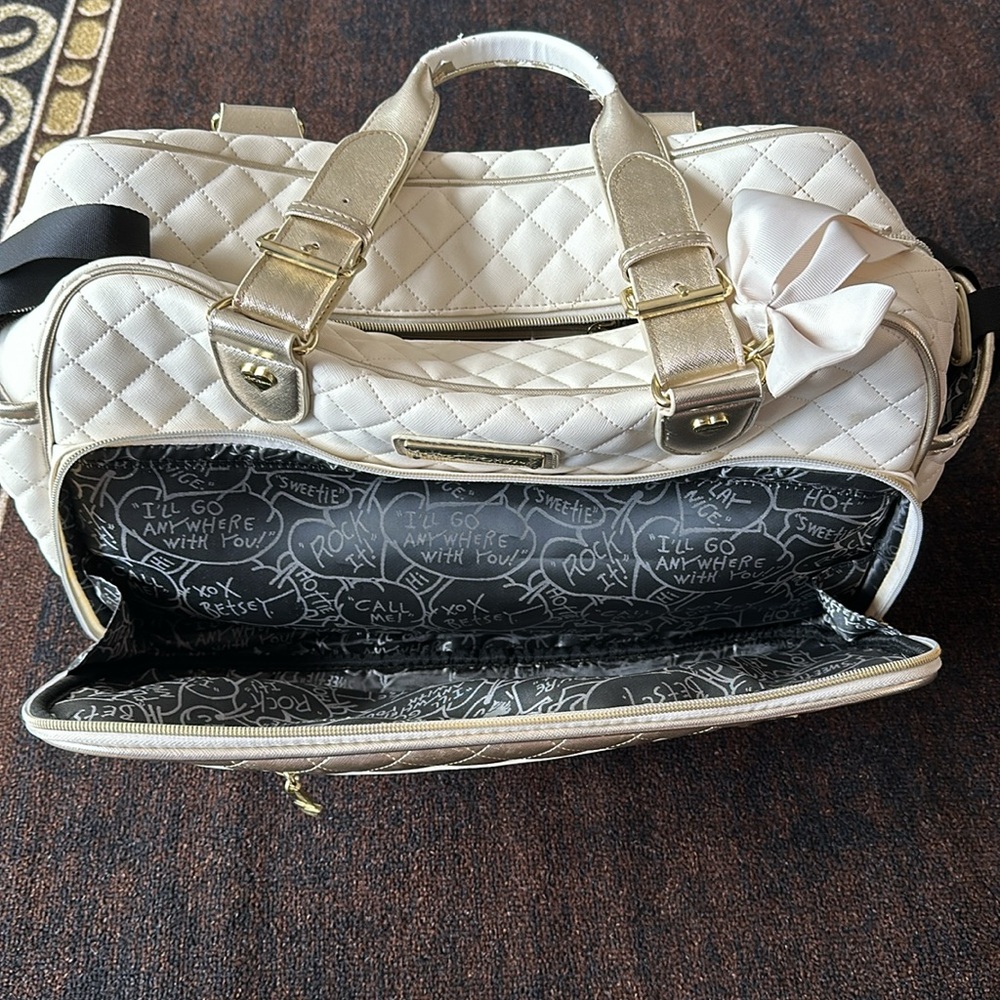 Betsey Johnson Duffel Bag 💼 - Picture 9 of 16